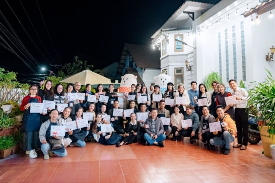 Plan4Growth teambuilding làm socola "so fun" tại Ngôi nhà yêu thương và chia sẻ