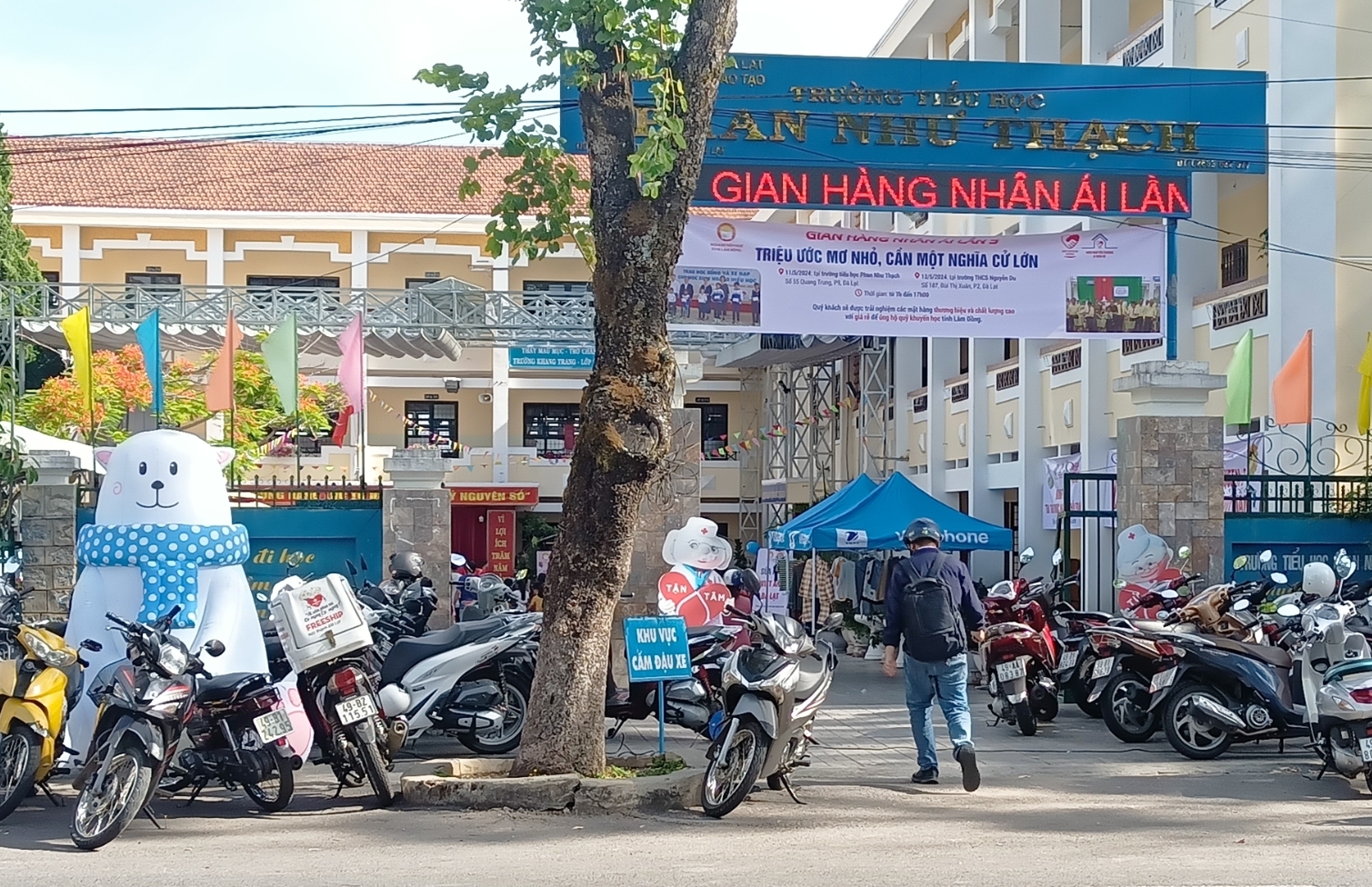 Gian hàng nhân ái lần 3